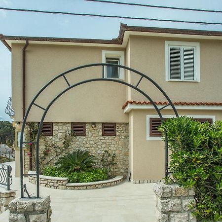 Apartments Nada Palit Luaran gambar