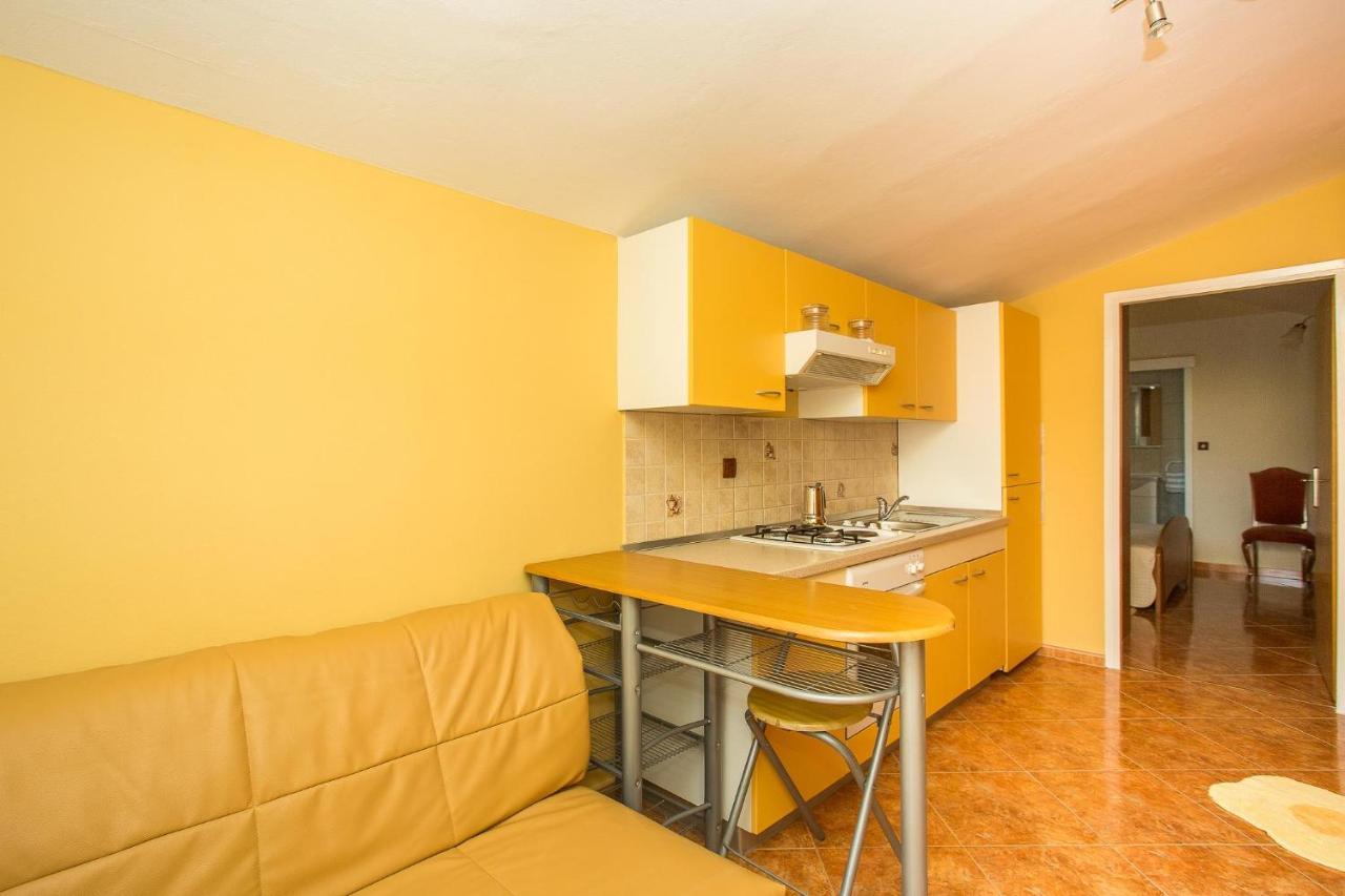 Apartments Nada Palit Luaran gambar