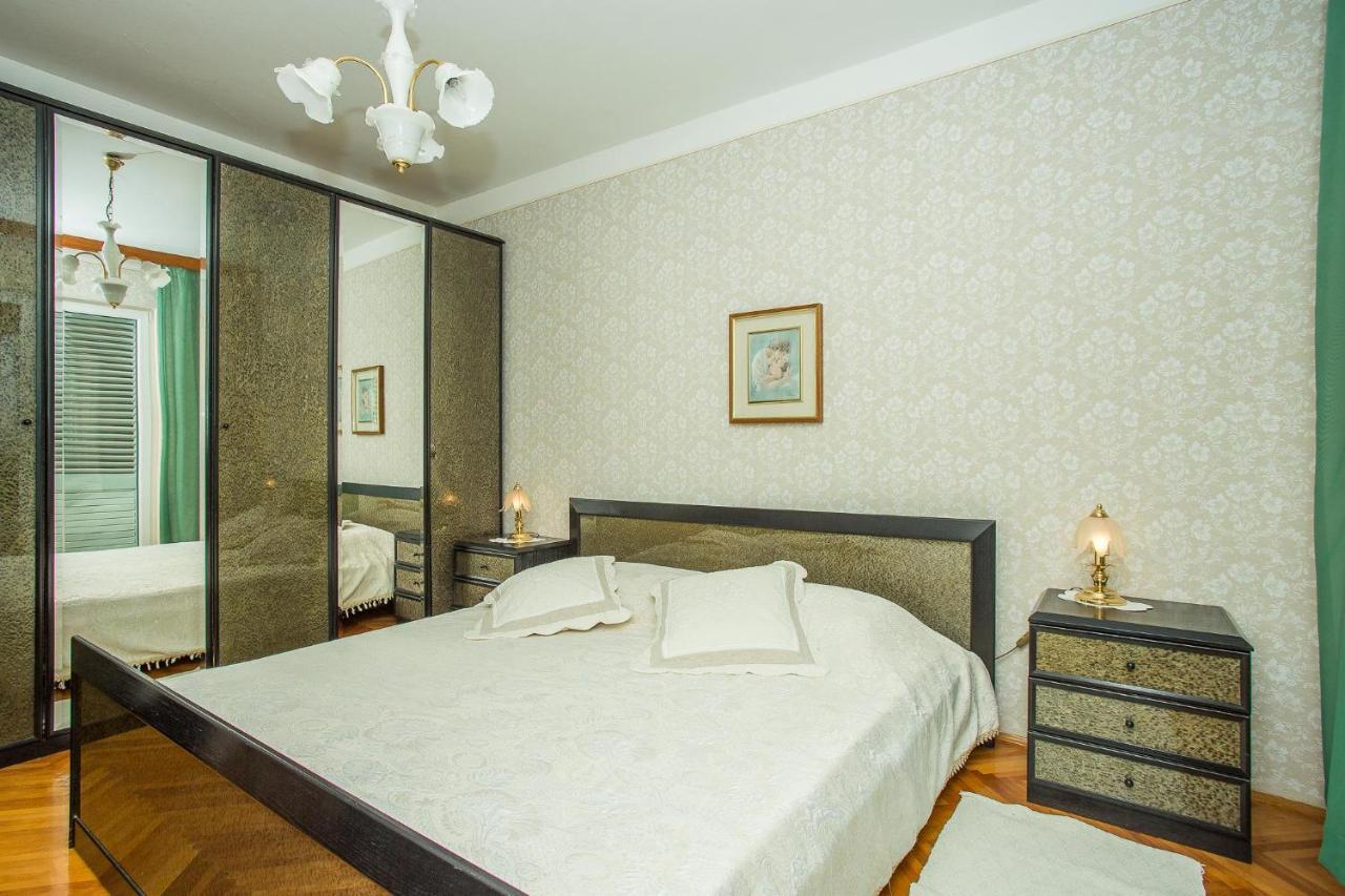 Apartments Nada Palit Luaran gambar