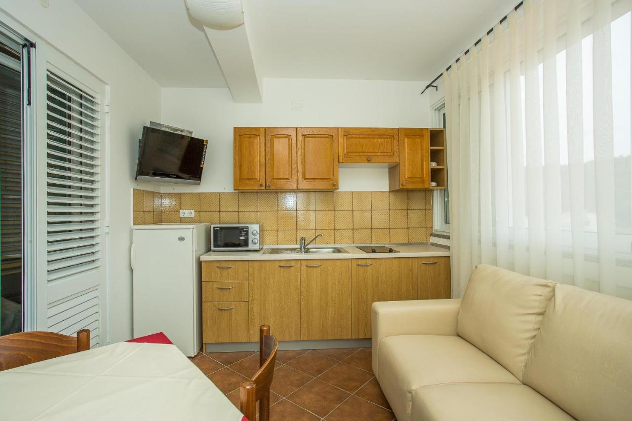 Apartments Nada Palit Luaran gambar