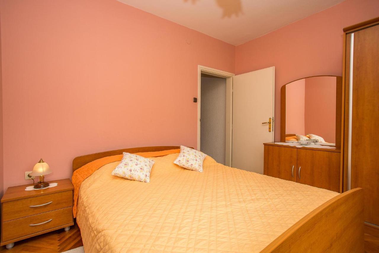 Apartments Nada Palit Luaran gambar