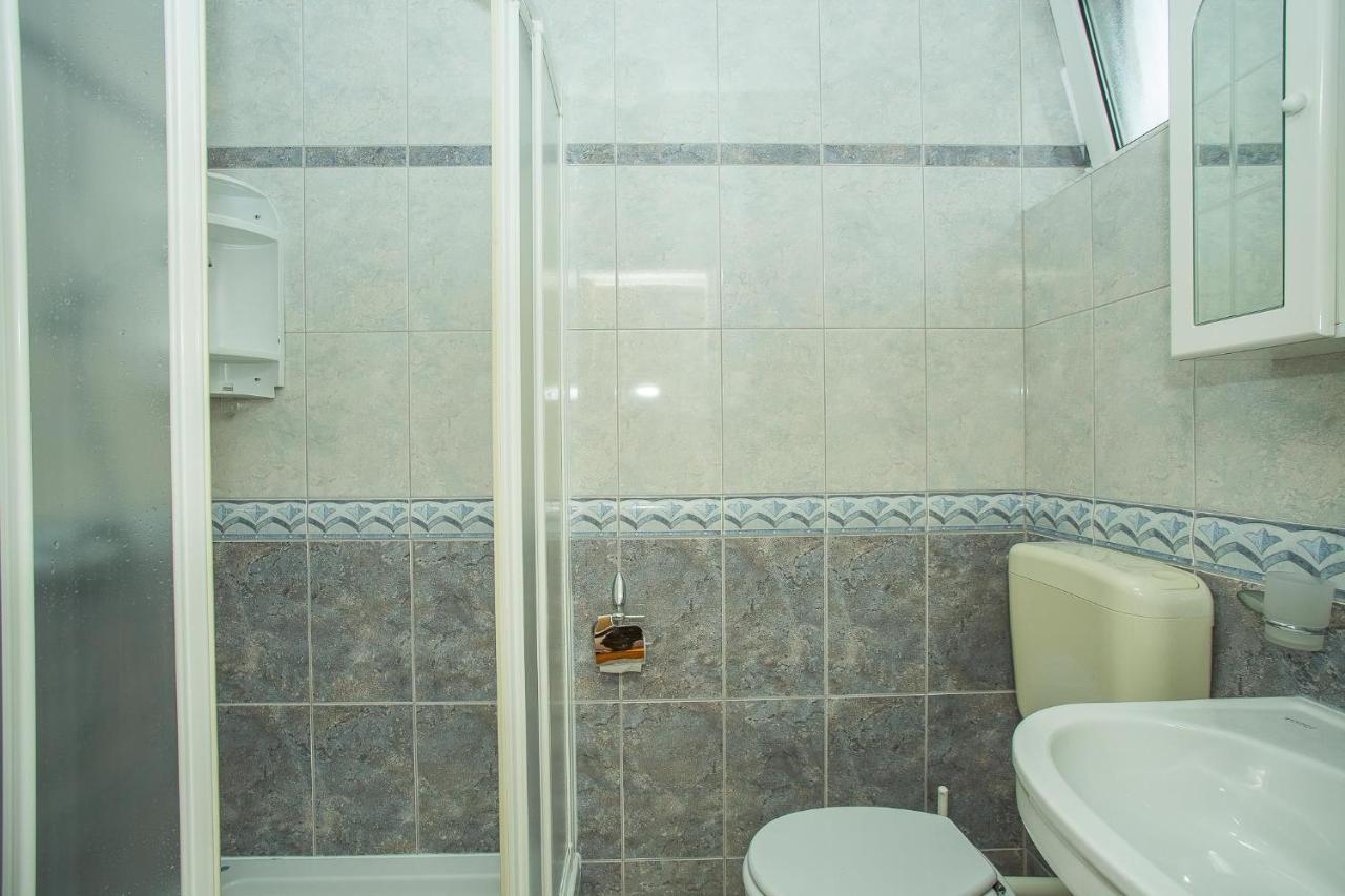 Apartments Nada Palit Luaran gambar